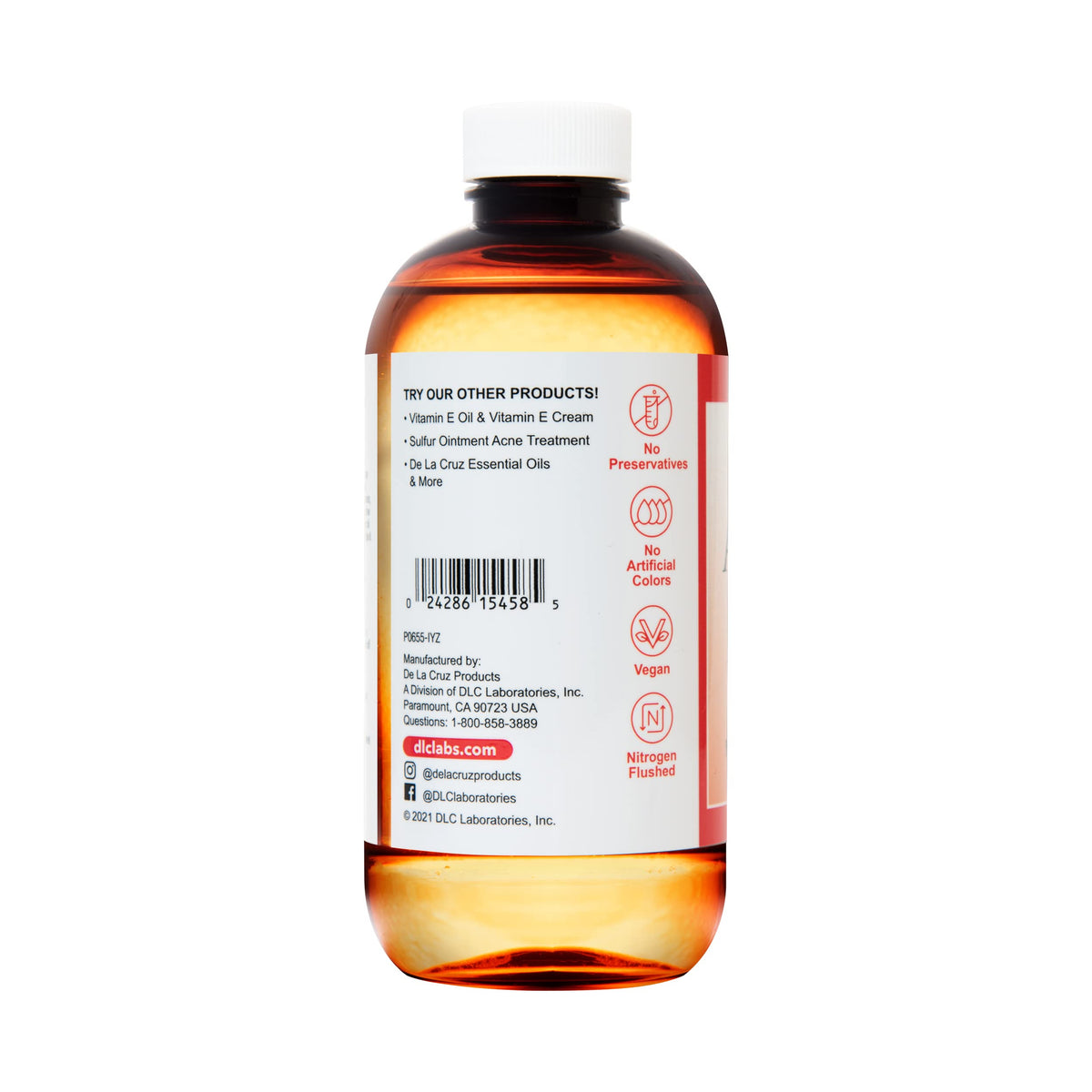 De La Cruz almond oil pouring texture highlighting lightweight, fast-absorbing finish