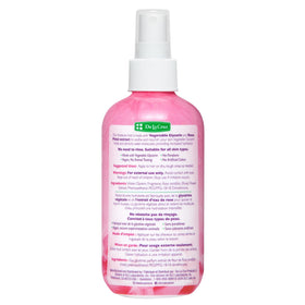 De La Cruz mist spraying close-up, demonstrating even lightweight hydration