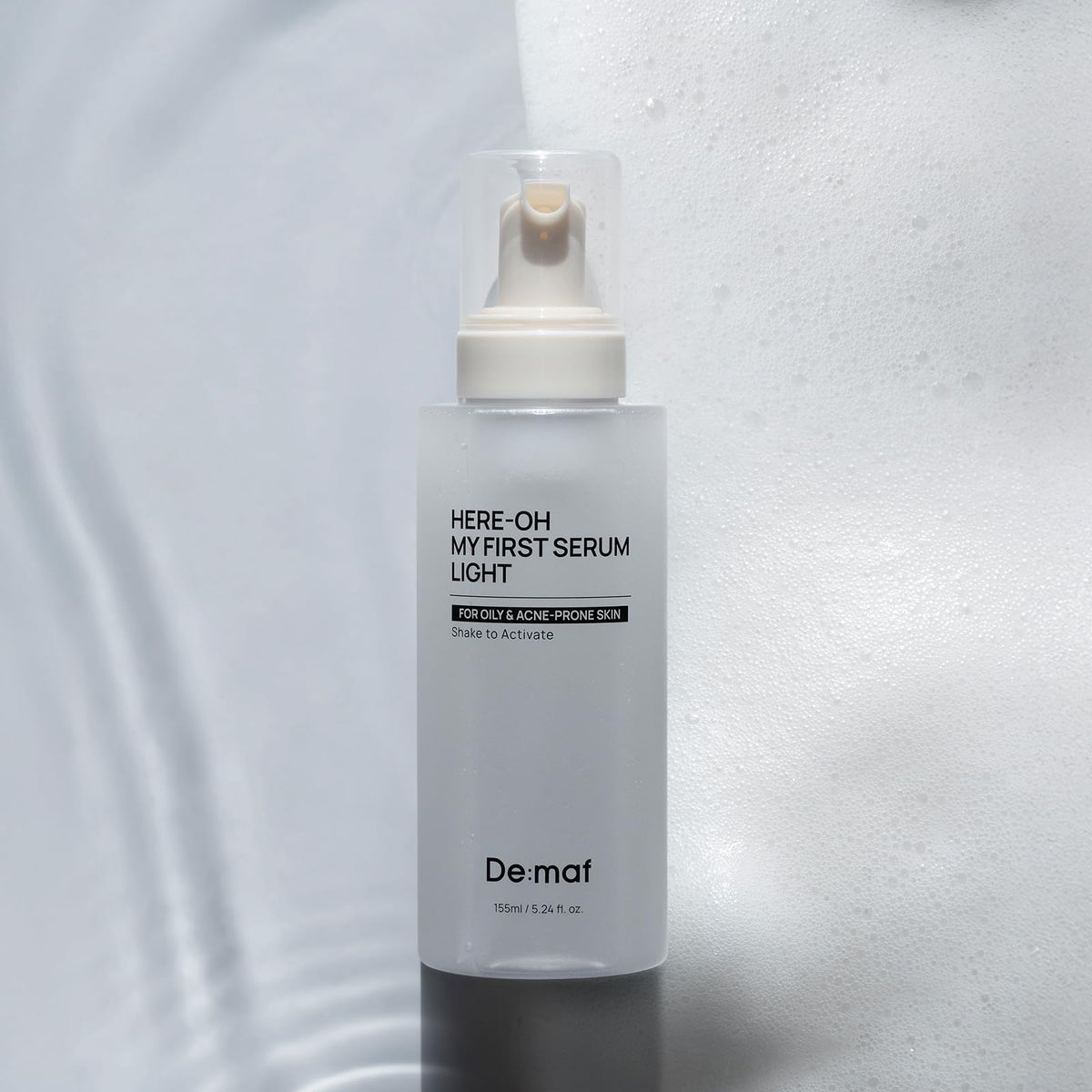 De:maf close-up of foamy serum texture delivering airy hydration