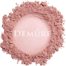 DEMÚRE label detail highlighting ingredients-free, cruelty-free benefit