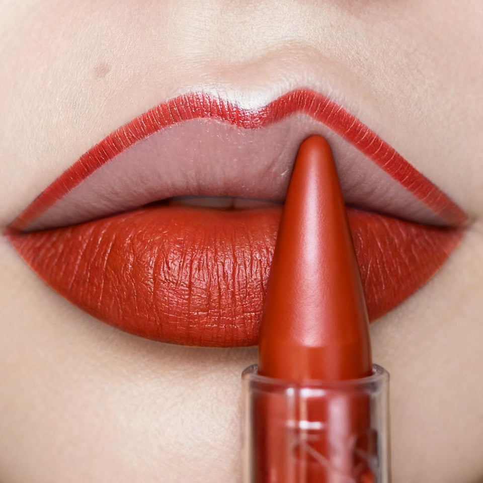 Depuplum dual-ended front view showing liner and lipstick for quick definition