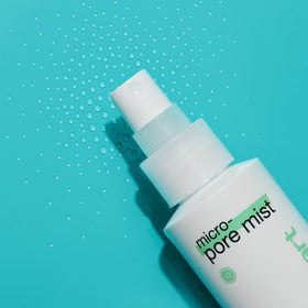 Dermalogica close-up texture of spray droplets offering lightweight, non-greasy feel