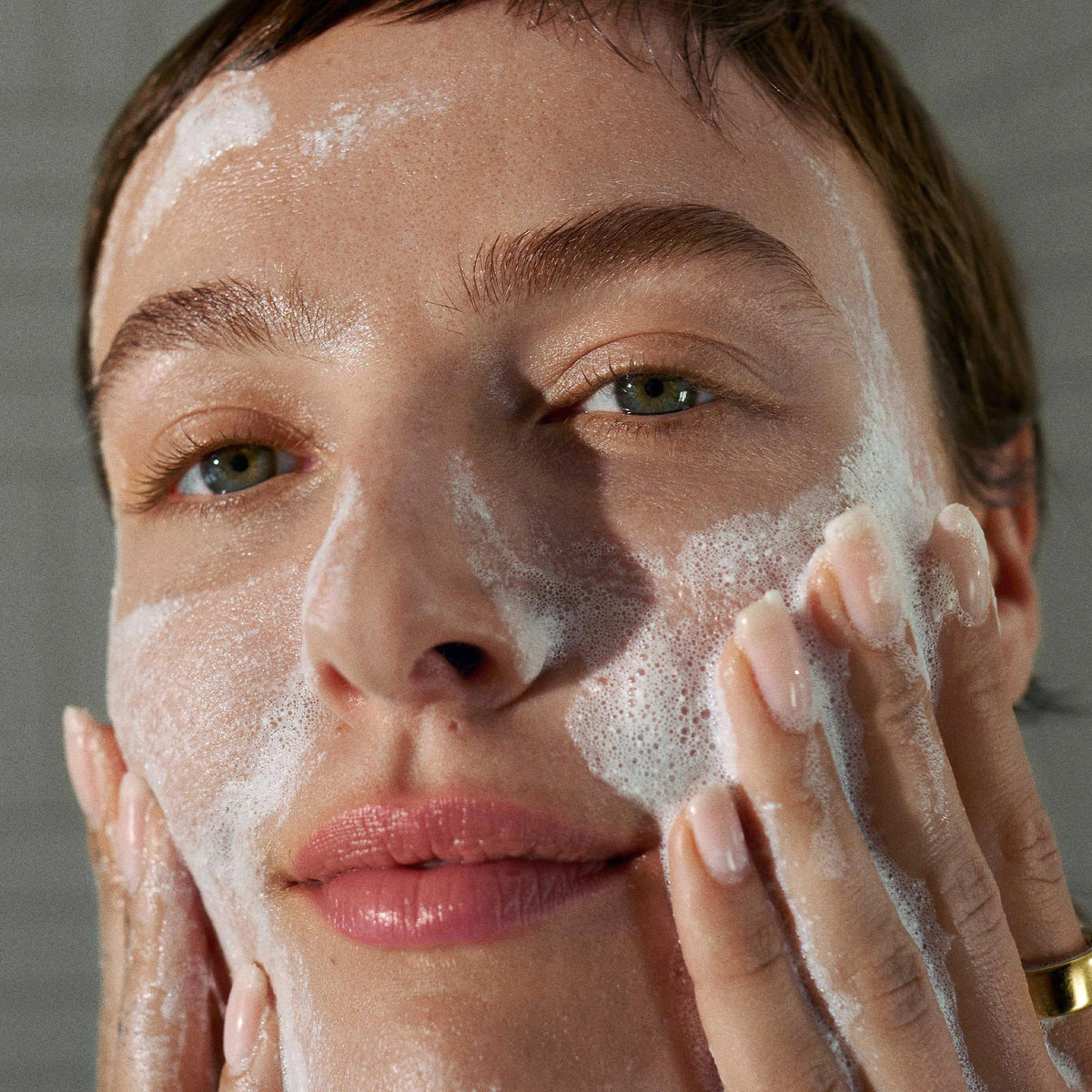 Clear label detail on Dermalogica Daily Microfoliant showing ingredient callouts