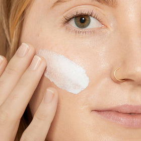 Dermalogica Porescreen before and after showing pore blurring effect
