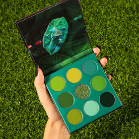 docolor open palette layout displaying mattes and shimmers for easy shade selection