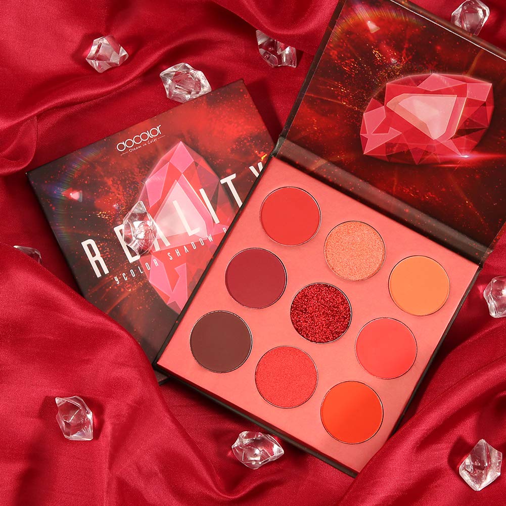 docolor palette inside a makeup bag for portable day-to-night beauty