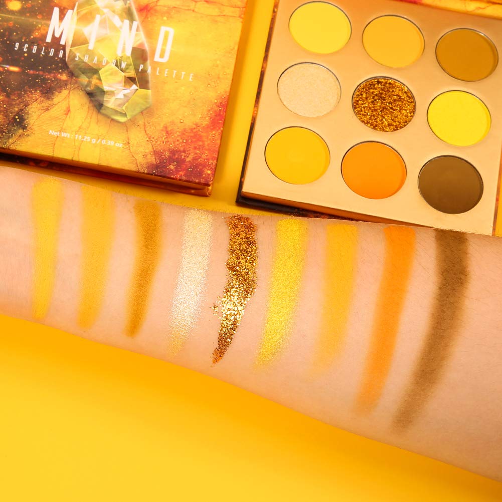 docolor close-up of shimmer texture showing reflective particles and smooth blendability