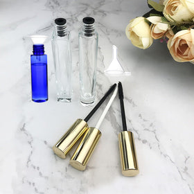 dootdott mascara wand close-up demonstrating smooth applicator bristles