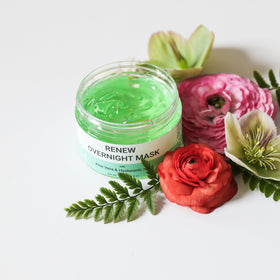 Doppeltree Renew with green tea leaves highlighting antioxidant skin support