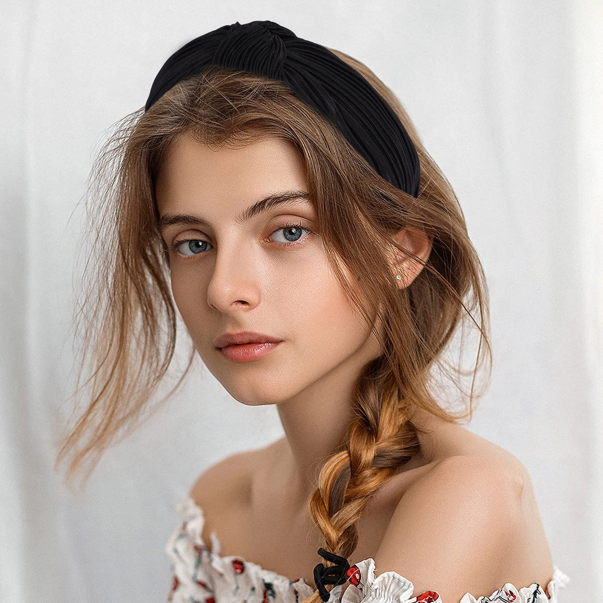 Drnytunk headband worn by woman outdoors showcasing versatile everyday look