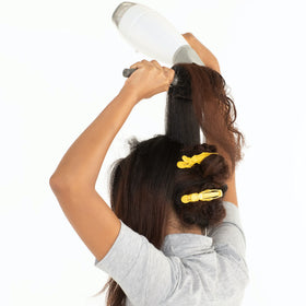 drybar Hold Me jaw texture close-up highlighting smooth interior to prevent dents