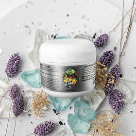 E de B cream texture close-up highlighting smooth, hydrating finish