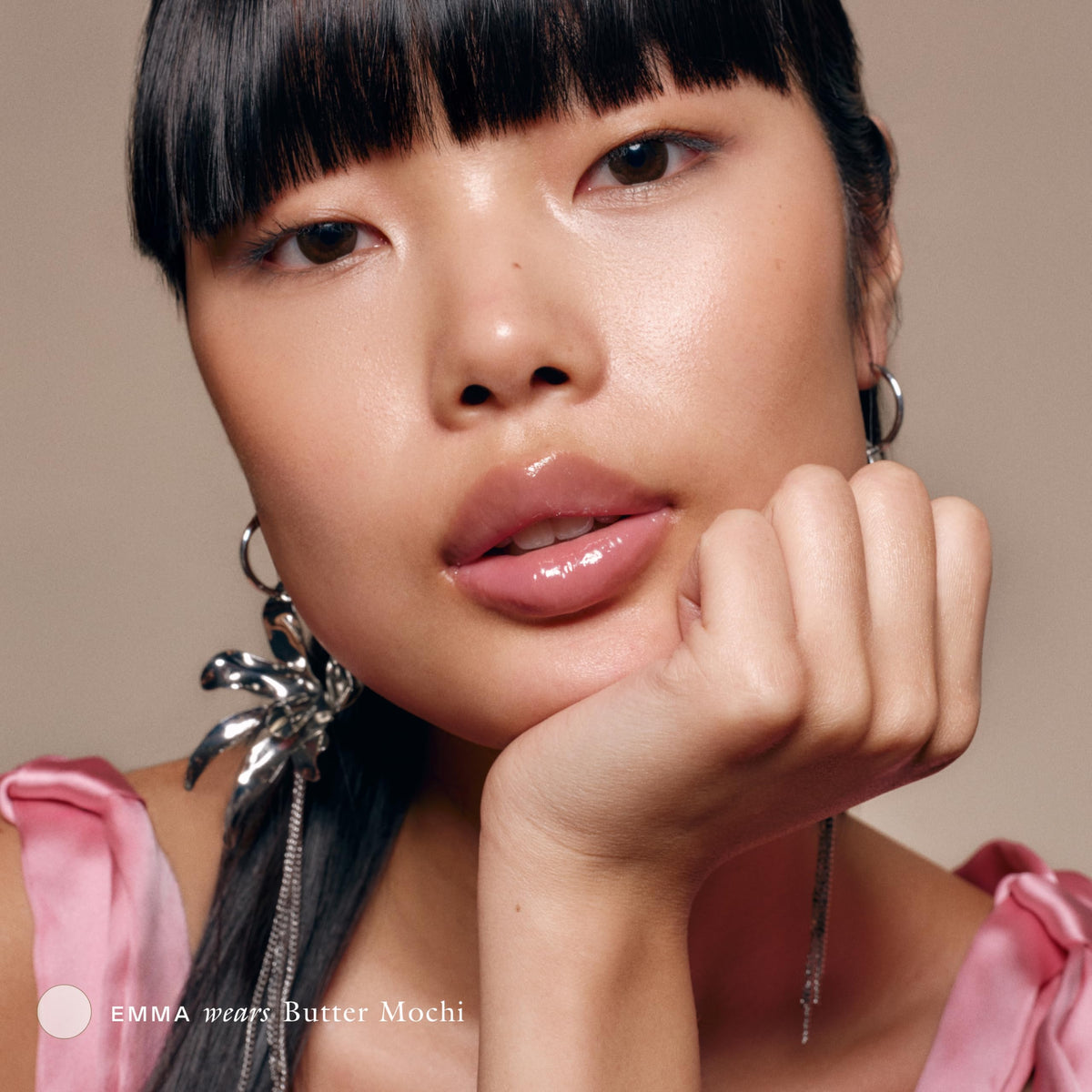 EADEM Le Chouchou clear gloss in daylight showing high-shine minimalist look benefit