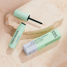 Eight Saints application demo on upper lash line promoting precise nightly use