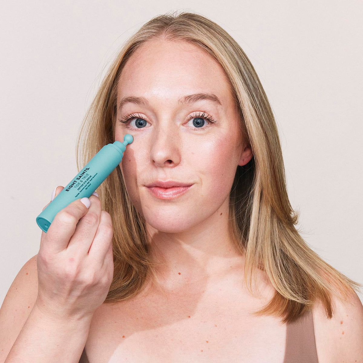 Eight Saints gel serum texture on fingertip showing lightweight hydration