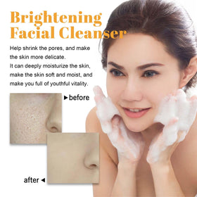 EIVJEC rich foaming lather texture on palm demonstrating effective gentle cleansing