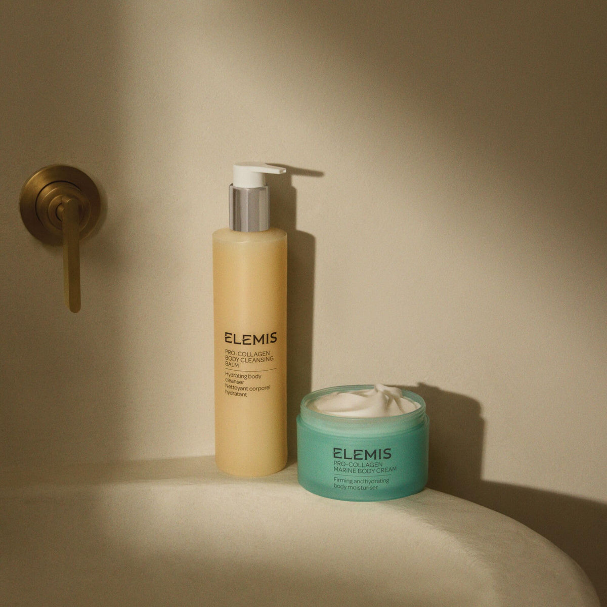 ELEMIS botanical oils and padina pavonica algae flatlay showing nourishing ingredients