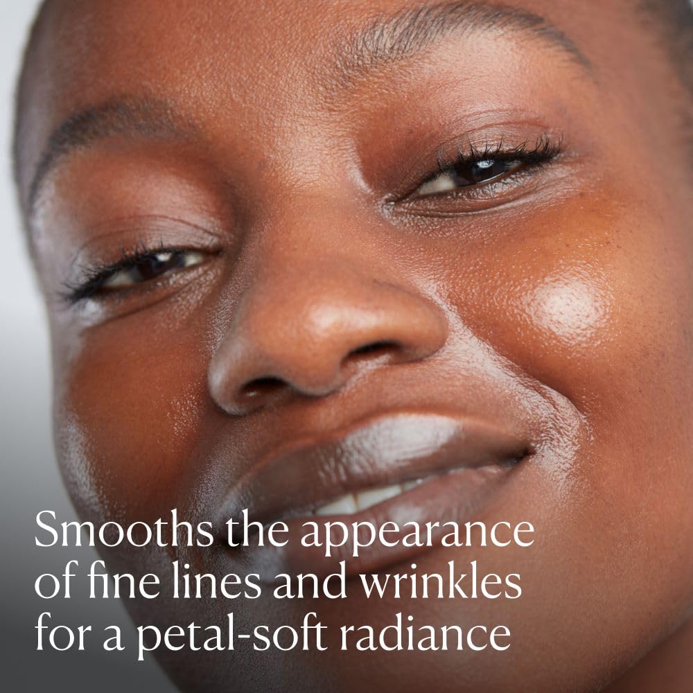 ELEMIS close-up of rose oil droplet texture highlighting fast absorption benefit