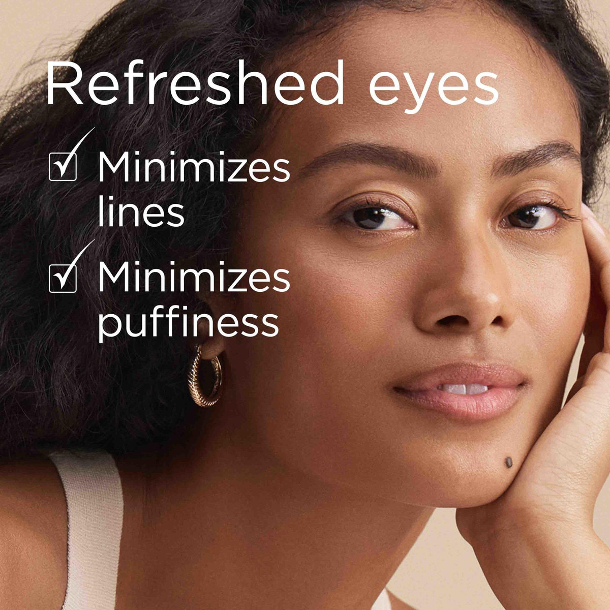 Elizabeth Arden open capsule dispensing serum onto fingertip benefit: precise hygienic dosing