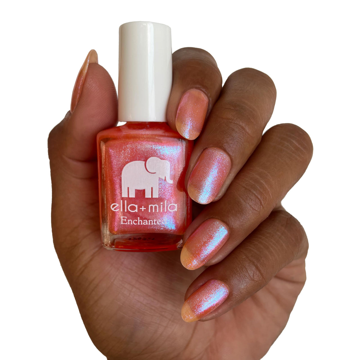 ella+mila Aurora Lights applied on nails in handshot demonstrating quick-dry shine
