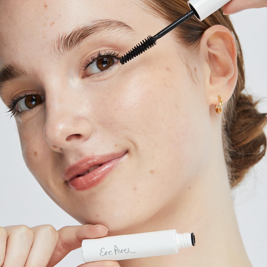 Ere Perez texture swipe on skin showing dry-style finish for clump-free length