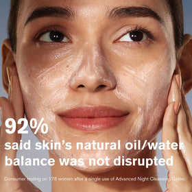Estée Lauder soft fluffy foam close-up highlighting effective makeup removal