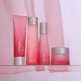 Estée Lauder airy lotion in hand application demonstrating smooth spreadability and non-greasy feel