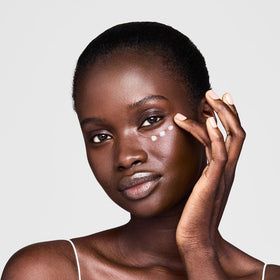Estée Lauder close-up of gel texture highlighting cooling hydration