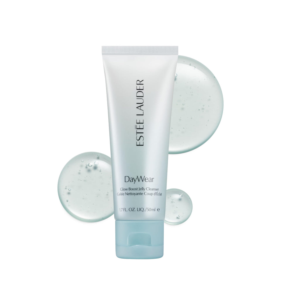 Estée Lauder DayWear front packaging showing product benefits and size