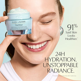 Estée Lauder cream texture close-up highlighting rich hydration and smooth finish