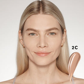 Estée Lauder undereye before and after demonstrating brightening effect and reduced appearance
