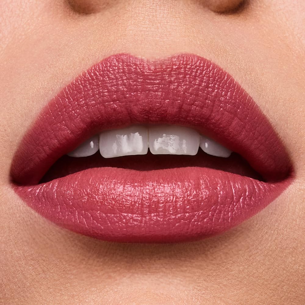 Estée Lauder ingredient oils close-up highlighting raspberry and meadowfoam oils for nourishment benefit