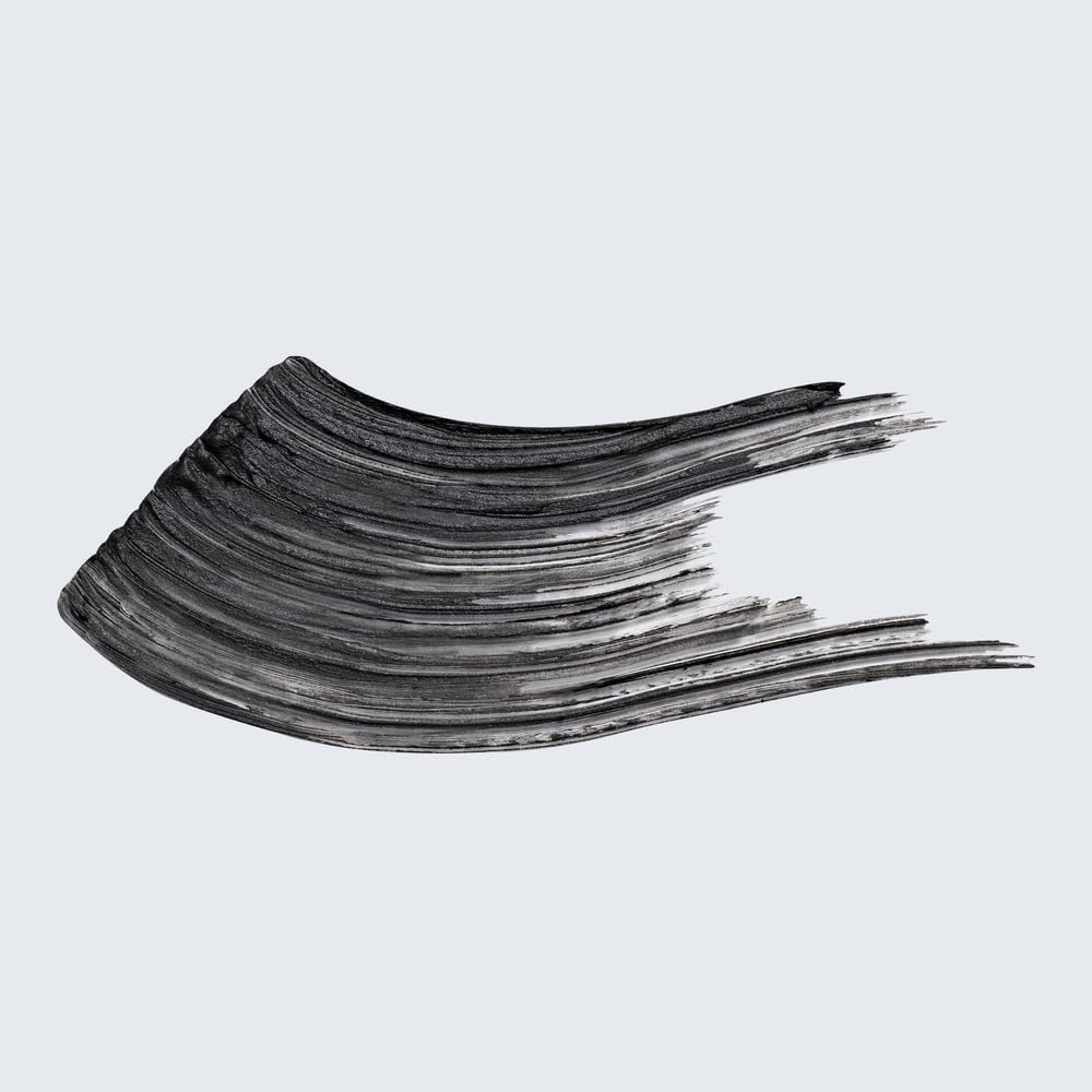 Estée Lauder Lash-Xtender brush close-up highlighting precise application