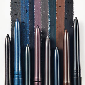Estée Lauder built-in sharpener and smudger detail for precise, portable touch-ups