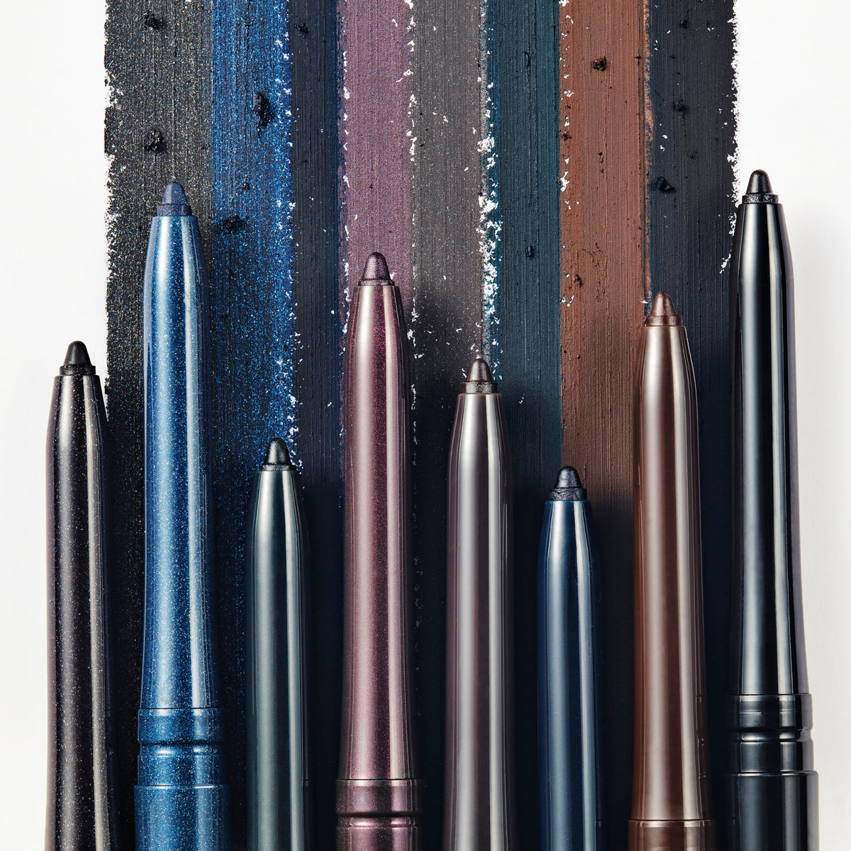 Hand applying Estée Lauder graphite eyeliner demonstrating easy smudge and long wear benefit