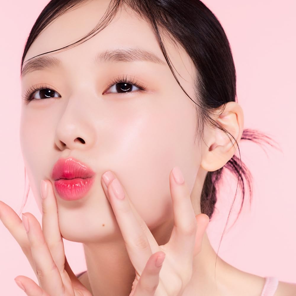 ETUDE ombre lip application demonstrating gradient look and long wear