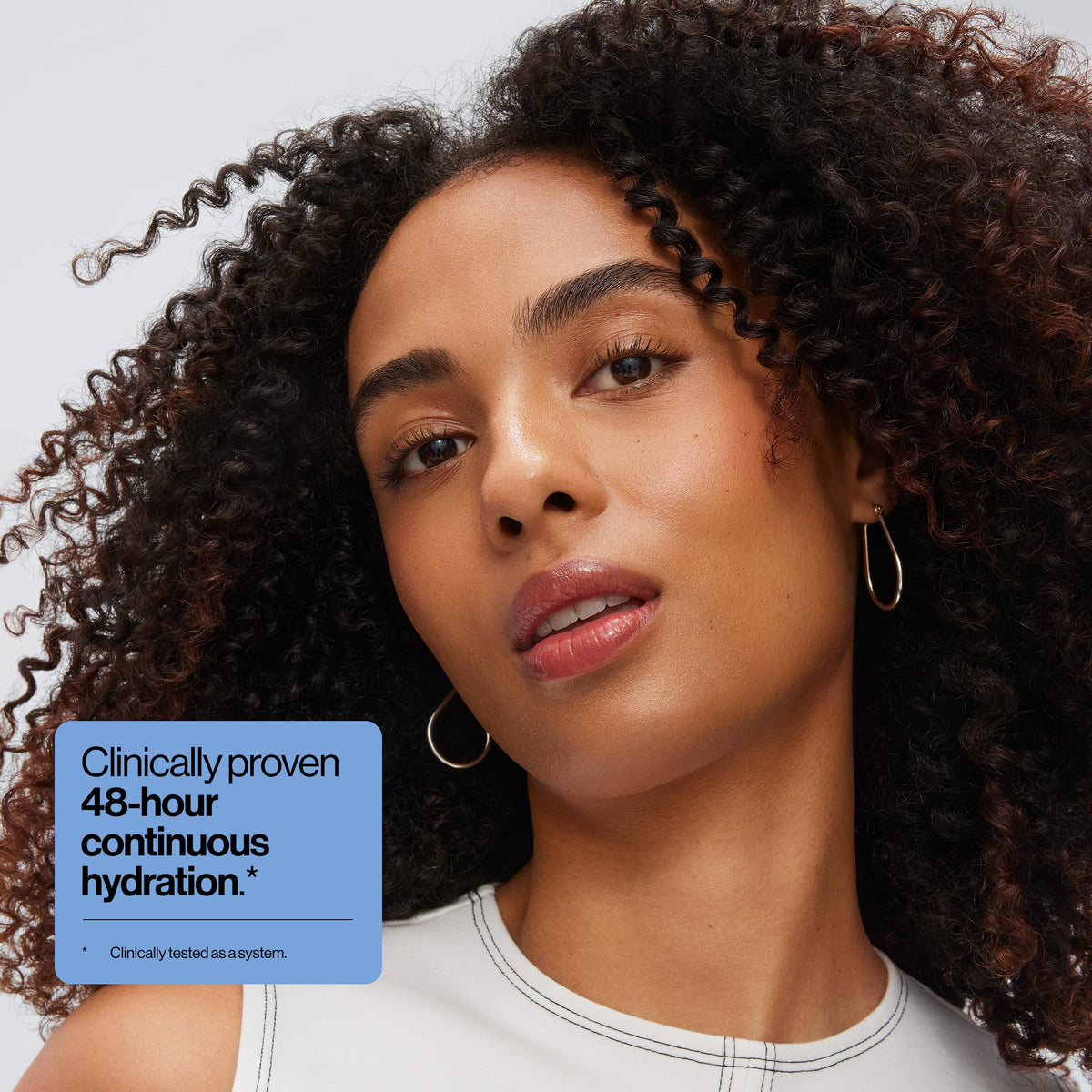 EVA·NYC pump and label close-up highlighting hyaluronic benefits