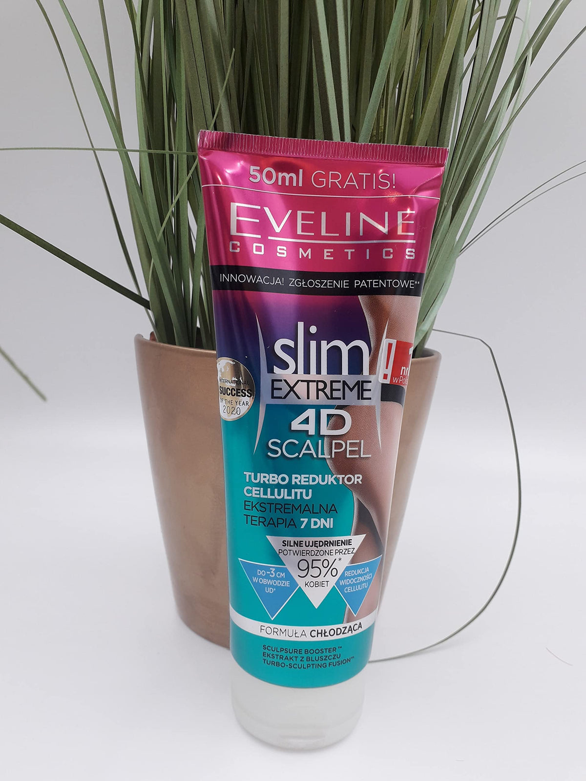 Eveline Cosmetics concentrate texture close-up displaying quick absorption benefit