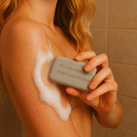 EVERCLEARNOW close-up of exfoliant texture revealing fine polishing particles