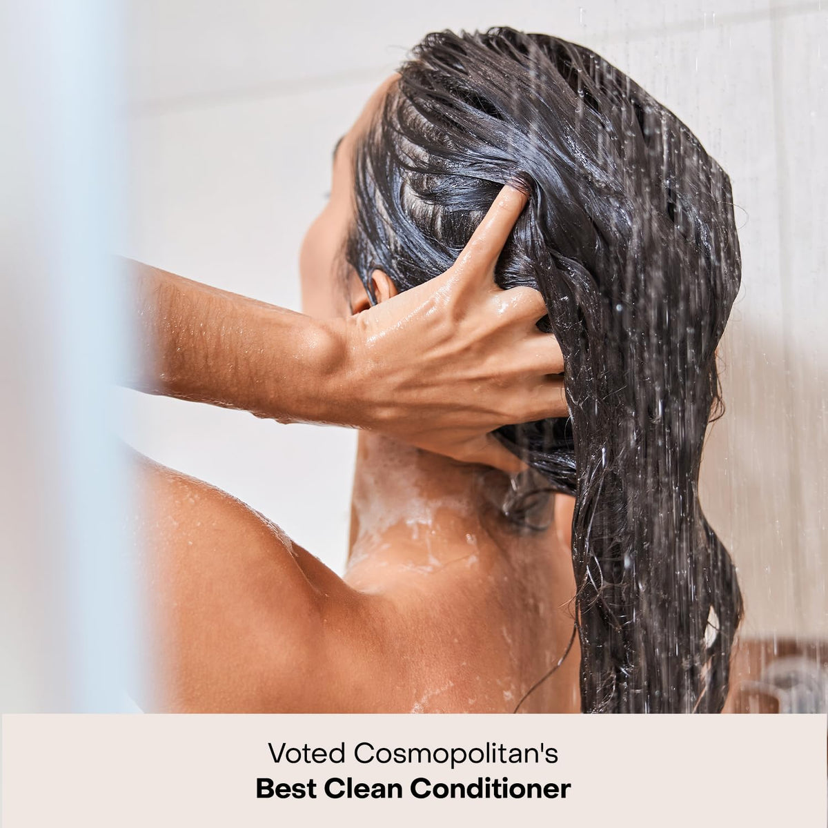 Everist shampoo lather texture demonstrating gentle, effective cleansing