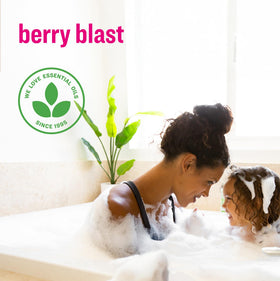 everyone for every body pouring into hand with suds, demonstrating gentle lathering benefit