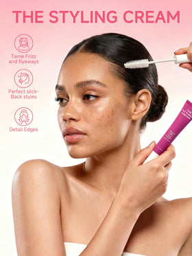 FAMIKYA clear gel texture on fingertip highlighting smooth, non-greasy finish