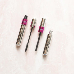 FARMASi lifestyle shot of model wearing mascara showcasing dramatic yet natural lashes