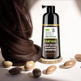 Farndu senior woman using shampoo showing gentle, scalp‑friendly formula