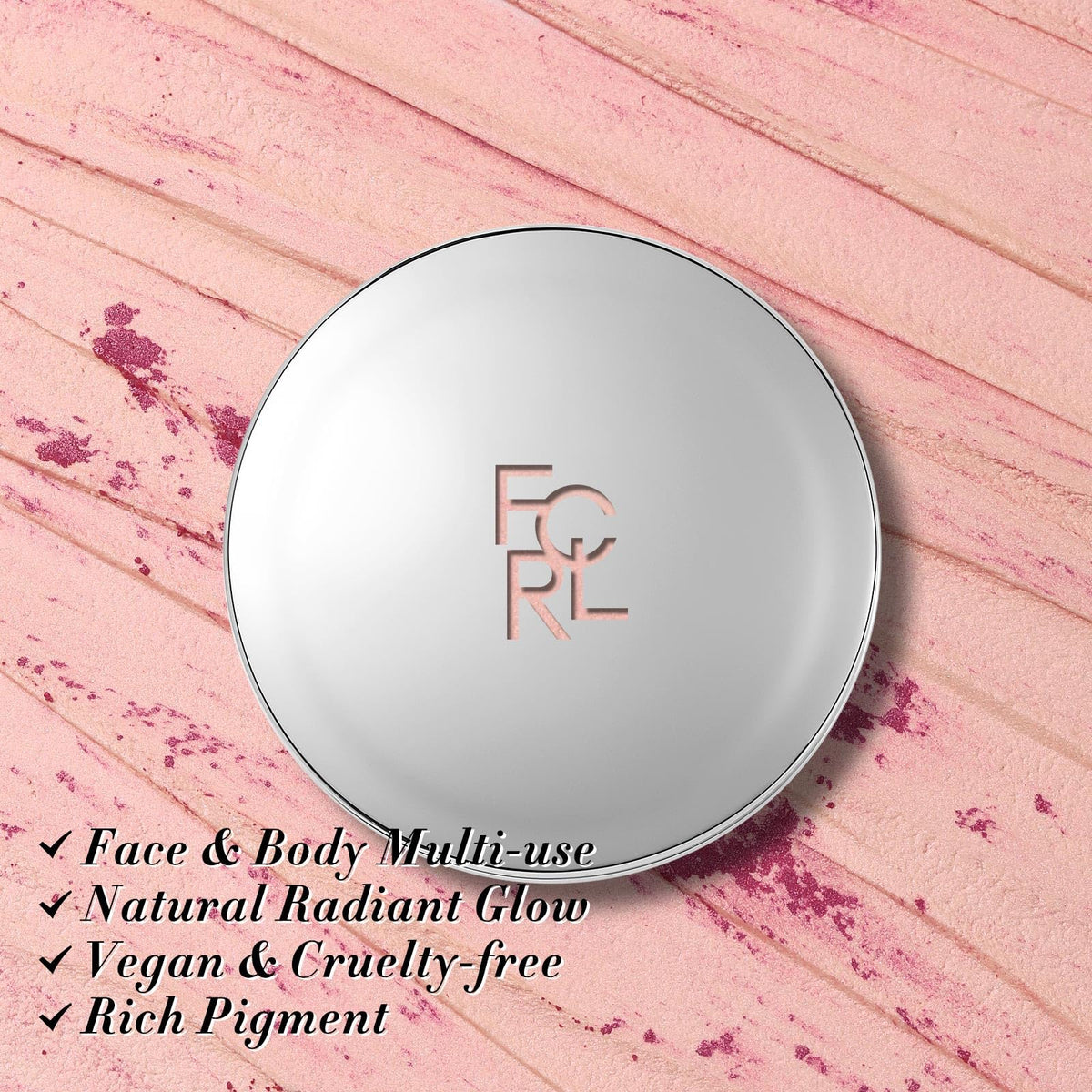 FOCALLURE highlighting shoulders to show body shimmer effect