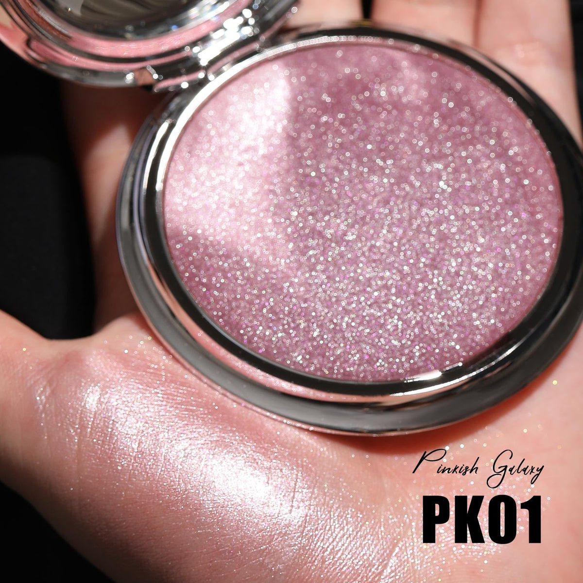 FOCALLURE close-up of microfine shimmer texture for seamless blend
