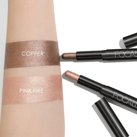 FOCALLURE open packaging revealing paired warm and cool shades for versatile looks
