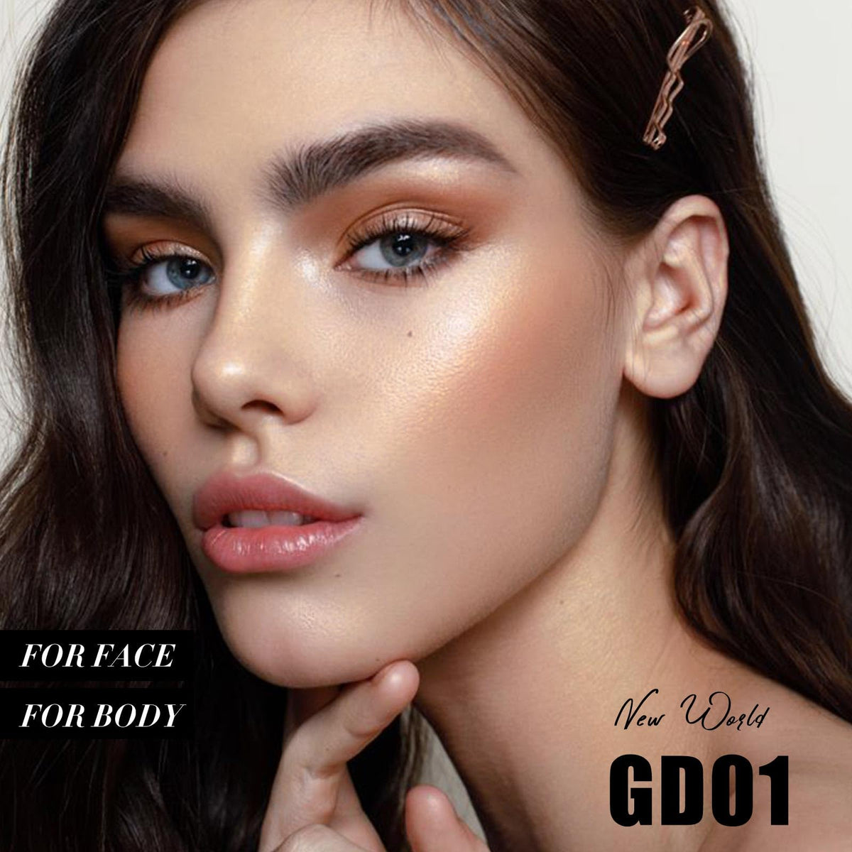 FOCALLURE pan close-up displaying microfine shimmer texture for smooth blendability