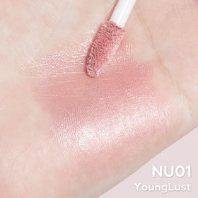 FOCALLURE texture swatch closeup shows silky metallic finish and fine shimmer