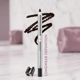 Foleto eyeliner applied on eye showing smudge-proof defined line